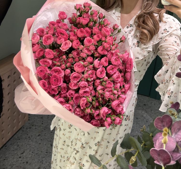 Продаю кустовых роза