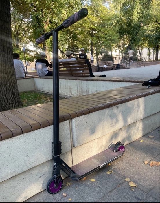 Трюковой кастомный самокат