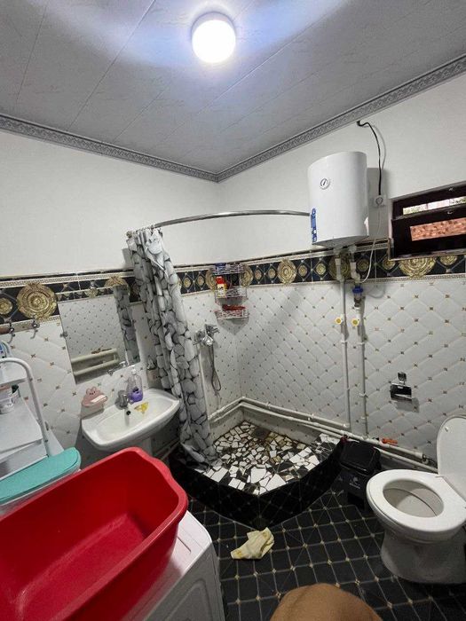 Уй сотилади Нурафшон шахар