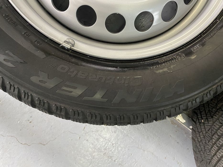 Roti iarna R16 VW T5 T6 Jante noi + anvelope 215/65R16 Pirelli Cinturato Winter 2