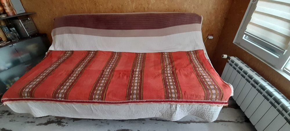 Битова покривка ръчно тъкана