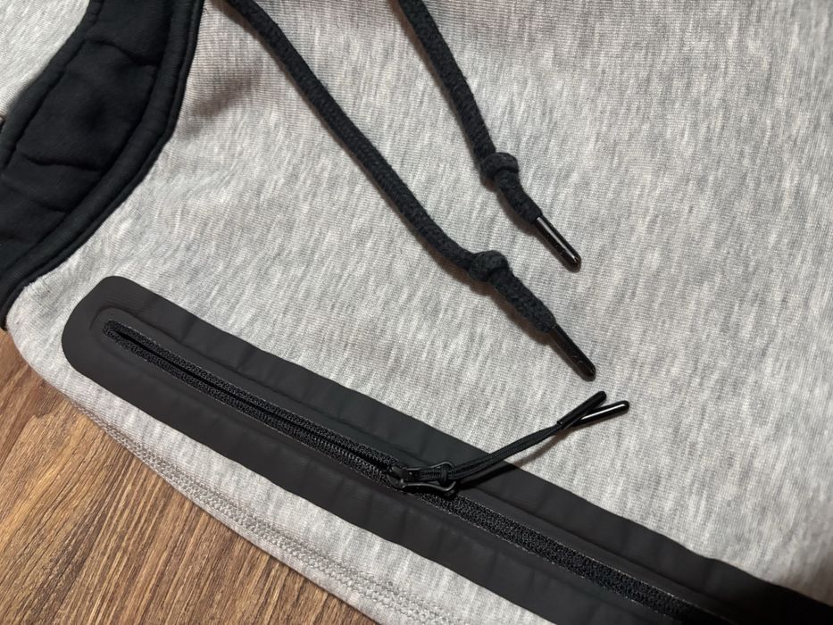 Tech Fleece gri-negru