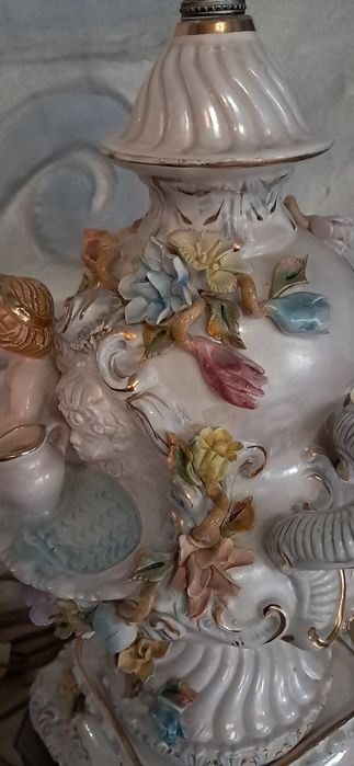 Настолна порцеланова лампа Capodimonte