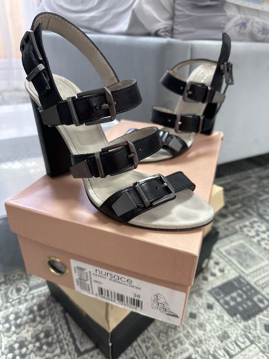 Продам босоножки Nursace 38 размер