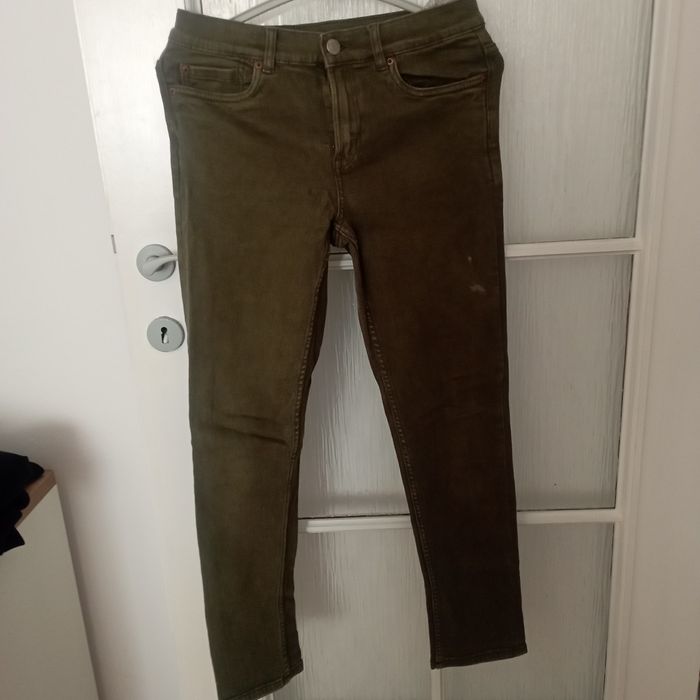 Blugi mărime diferita