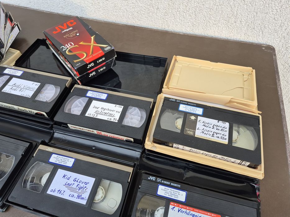 Vând 12 casete video VHS originale JVC, 90,180,240minute filme diferit