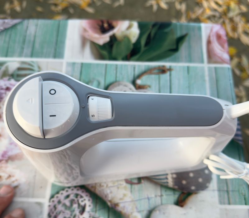 Mixer hm3 500w  nou !  Nefolosit