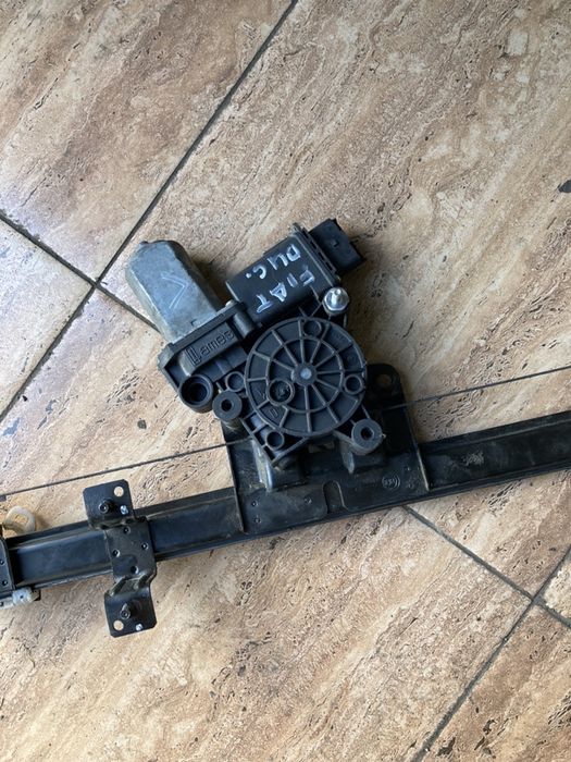 Fiat ducato 2012г десен стъклоповдигач с машинка ел стъкло