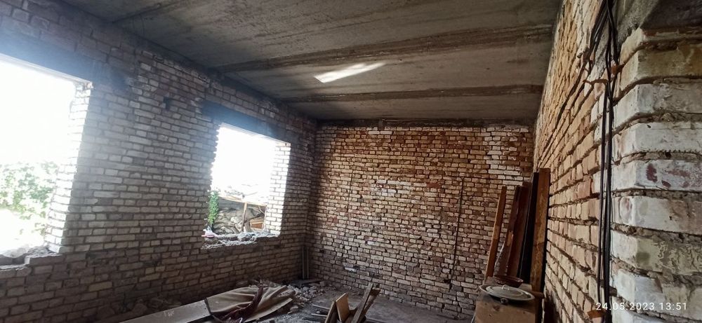 Участка каробка холатида сотилади