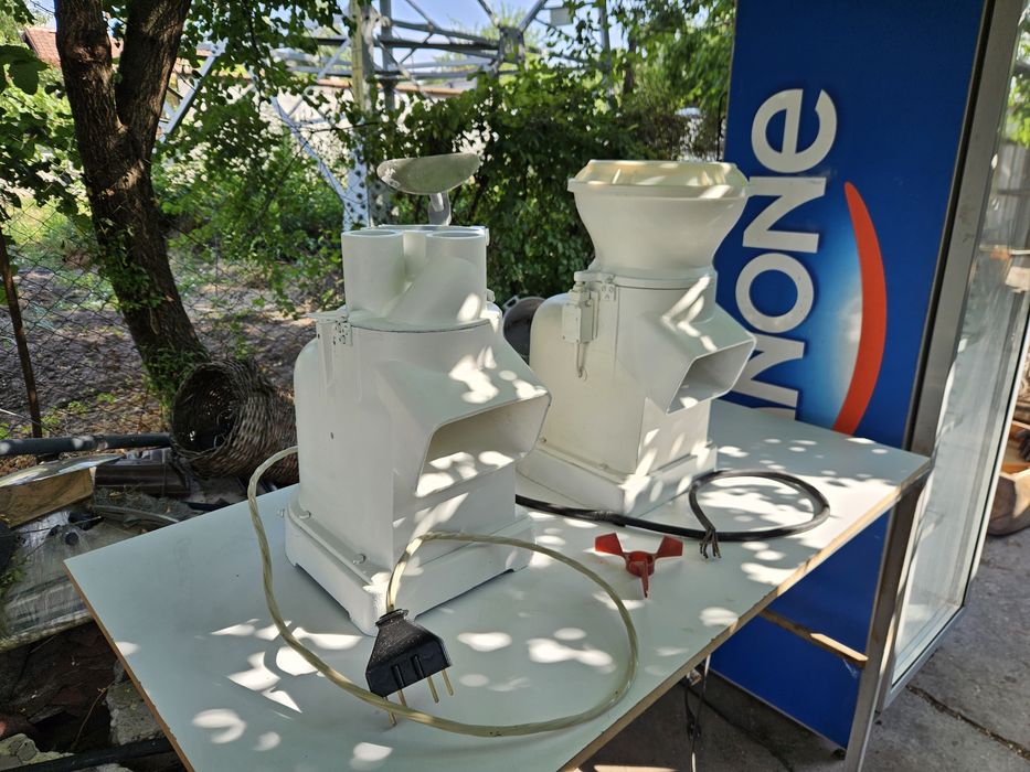 Зеленчукорезачки професионални Трифазни Втора Употреба със 9бр. Ножове