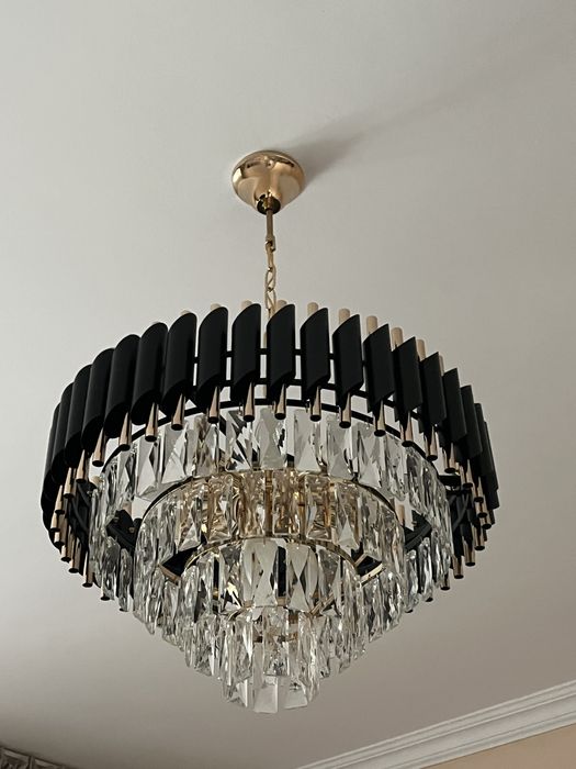 Люстра в хорошем мостояний