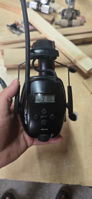 Casti protectie cu radio Howard Leight