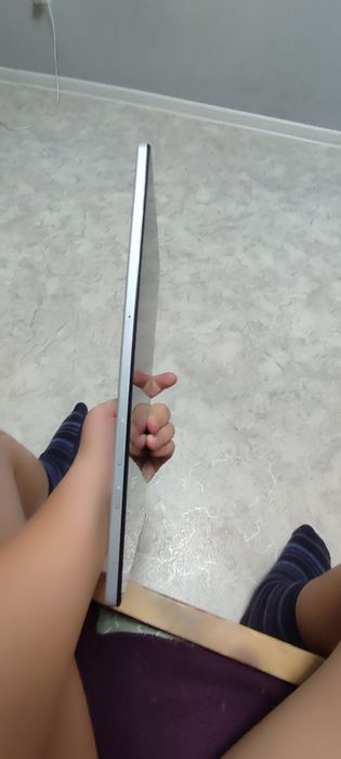 Продам Samsung tab a8 можно обмен на телефон.