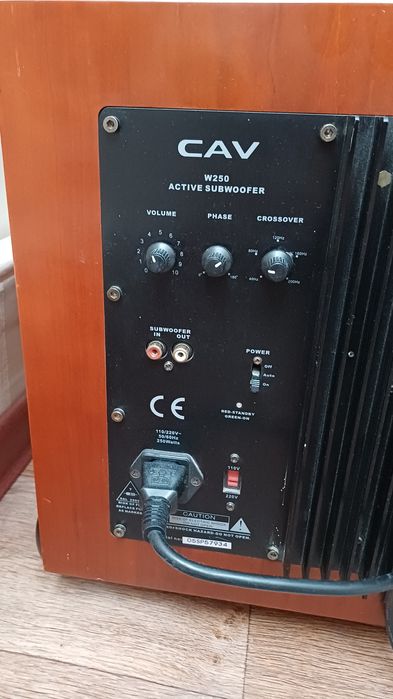 Продается сабвуфер CAV 250W