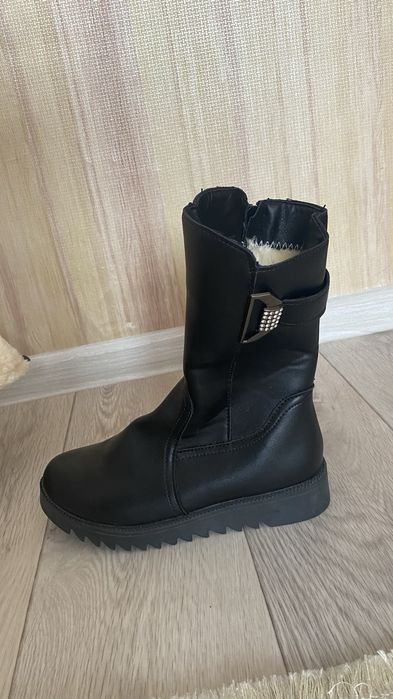 Продам зимние сапоги