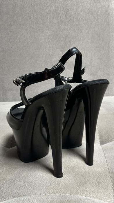 Стрипы PLEASER. р-р 38. Черные. Оригинал.