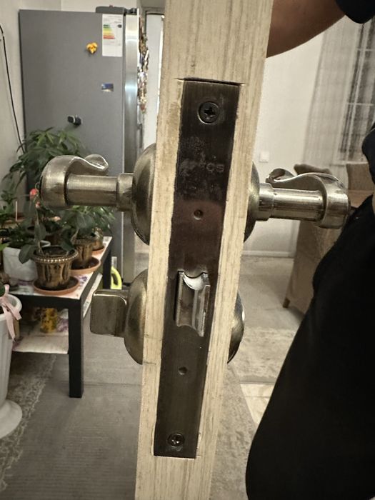 Продам двери все в сборе