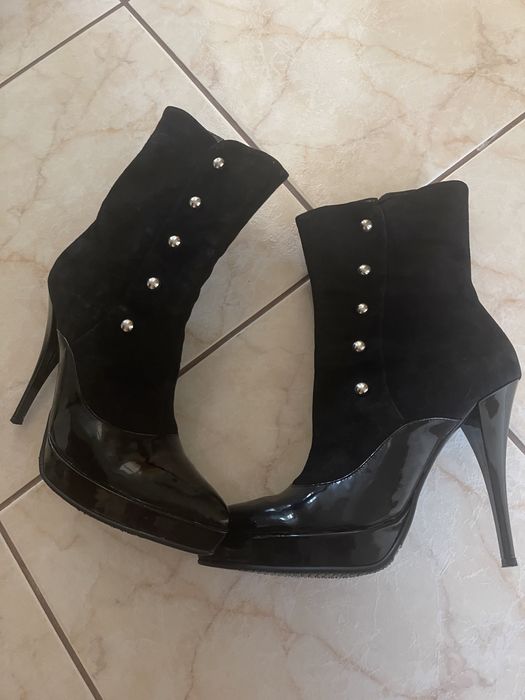 Botine negre cu toc și platforma