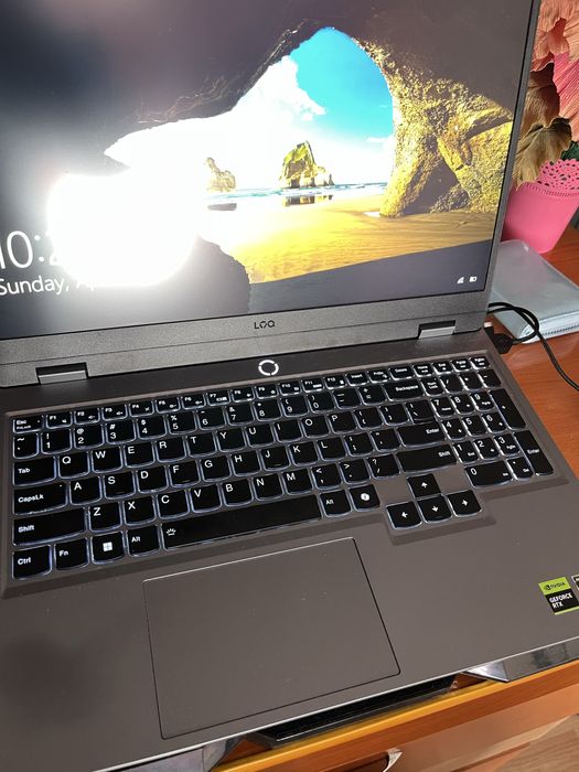 Laptop Lenovo LOQ 15ARP9