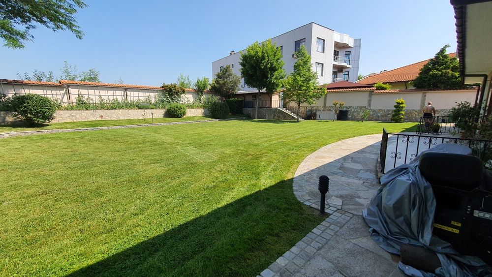 Косене и подръжка на градини