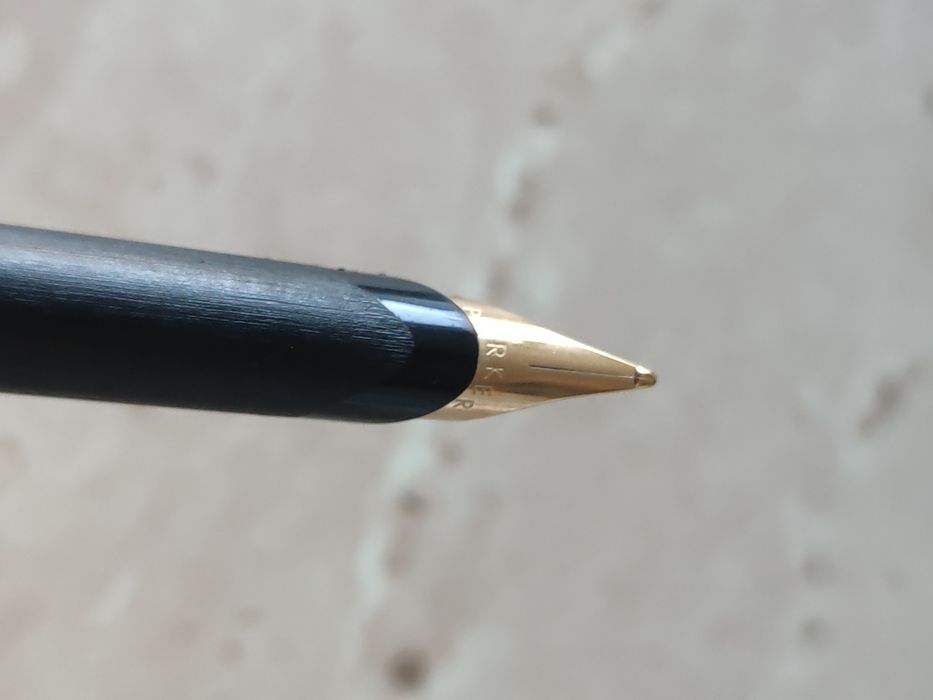 Stilou Vintage Parker 15 Matte Black GT (Fabricat în Anglia, 1984)