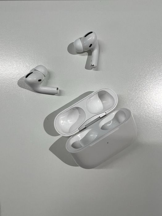 AirPods Pro + Кейс
