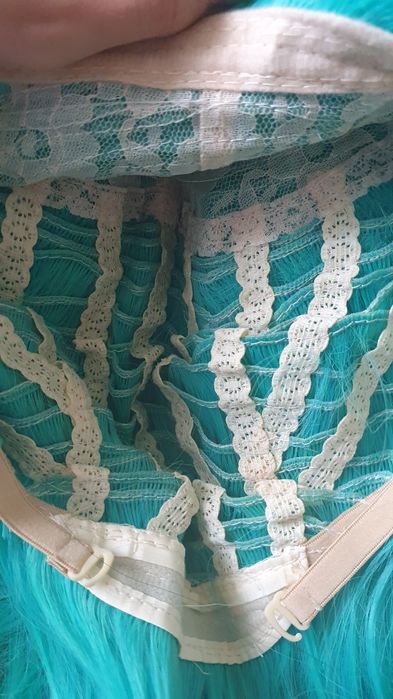 Vand peruca verde noua