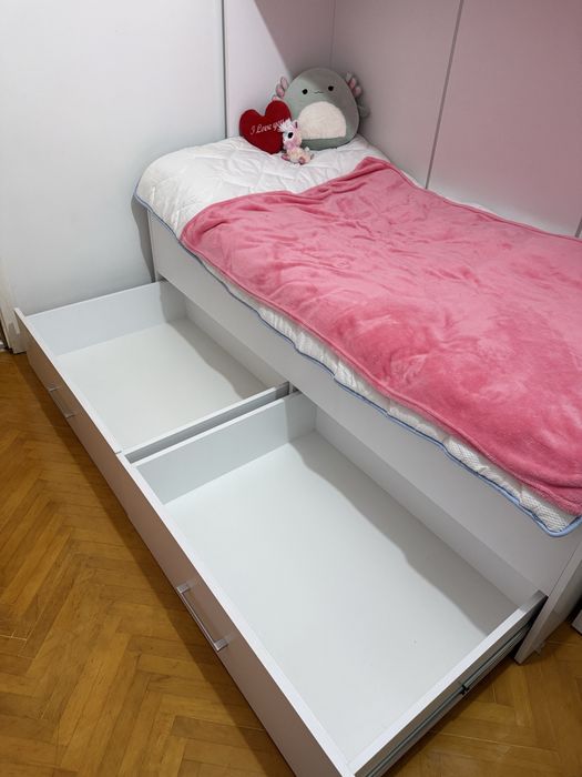 Легло на два етажа.Размери 90/190 В цената е включен 1 брой матрак