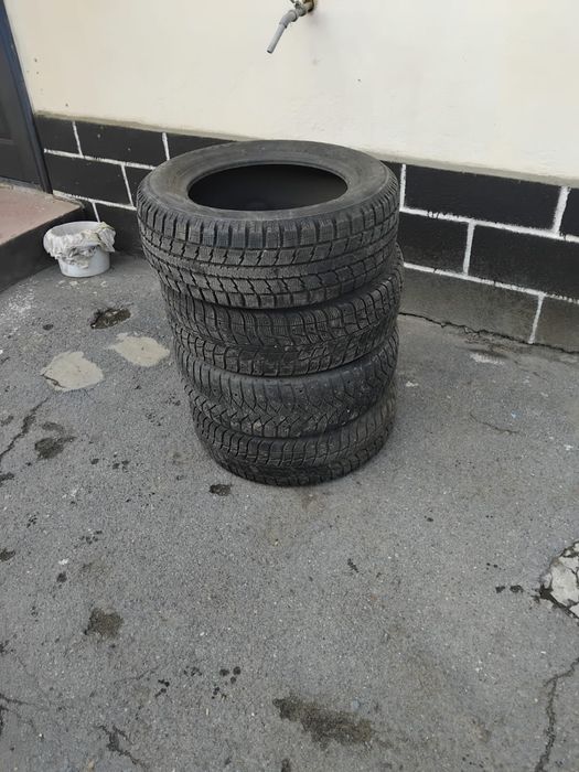 Шины хоршие срочно