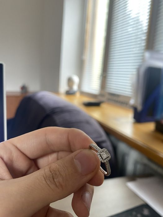 Бриллиантовое кольцо белое золото