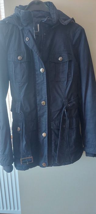 Есенно връхно якенце