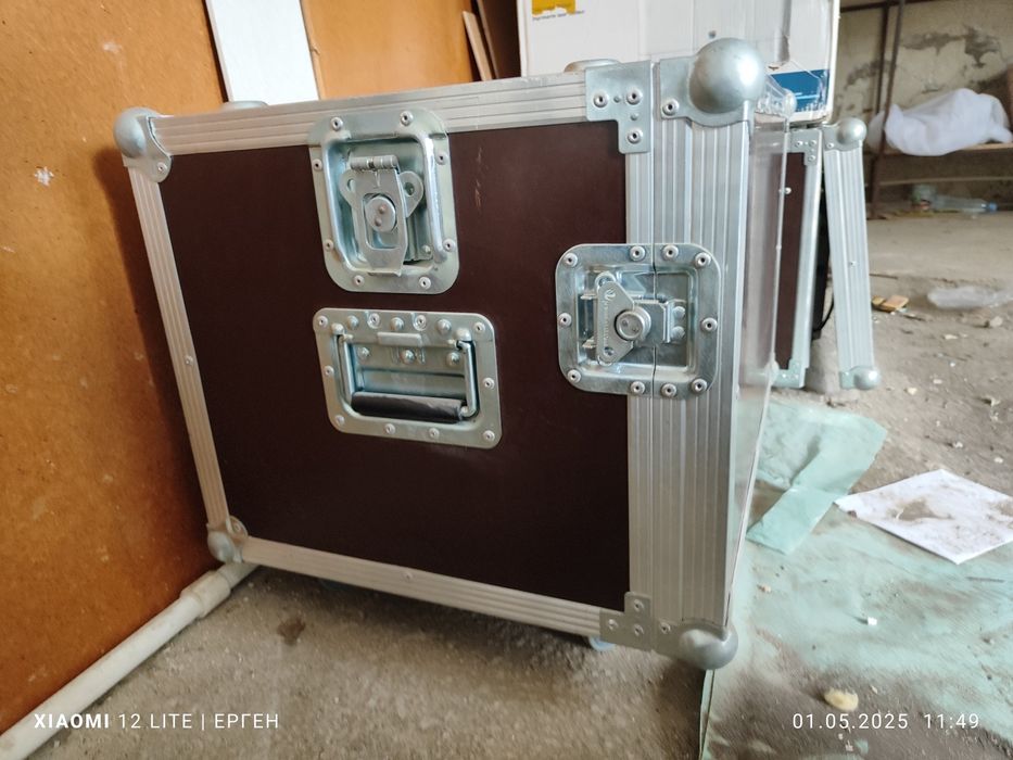 Продам. Кофр большой.