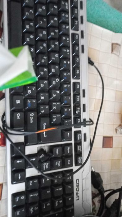 Компьютер в комплекте процессор, монитор, колонки..