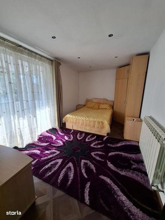 De inchiriat apartament 2 camere, etajul 3, zona semicentrala 1000ron