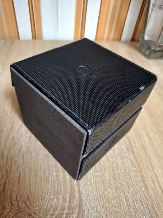 Продам швейцарские часы adriatica