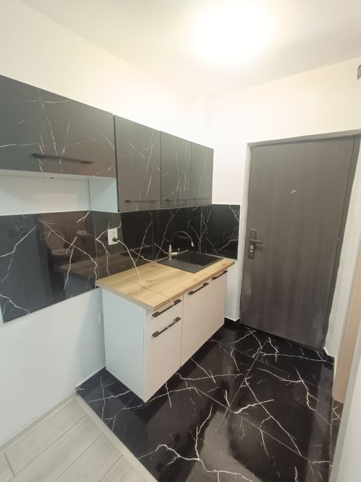 Persoana fizica garsoniera etajul 1 renovata 36.900 Euro negociabil!