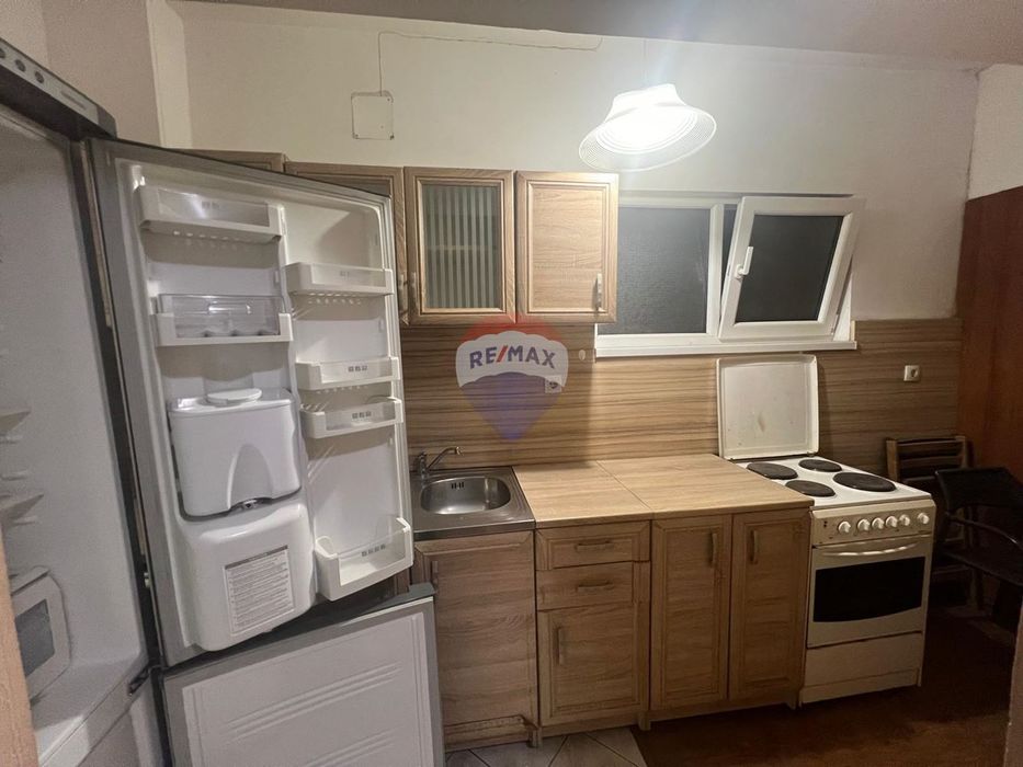 Дава се под наем Тристаен апартамент в Варна, ВИНС - 80 кв.м за 510 € - Снимка #1