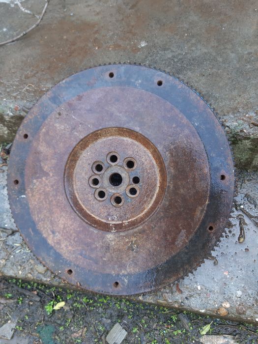 Маховик 144 тишли ,эни 42см