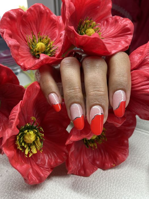 Unghii cu gel sau cu oja semipermanenta