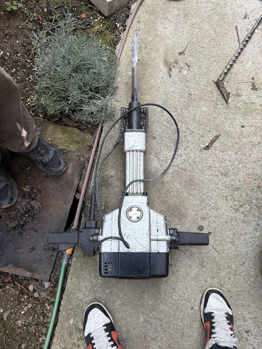 Vand ciocan demolator picamer