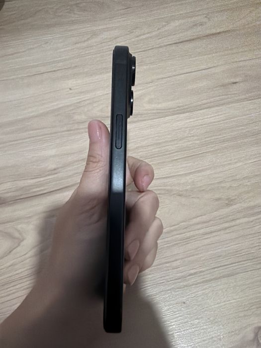 Продам 15 айфон 128г.