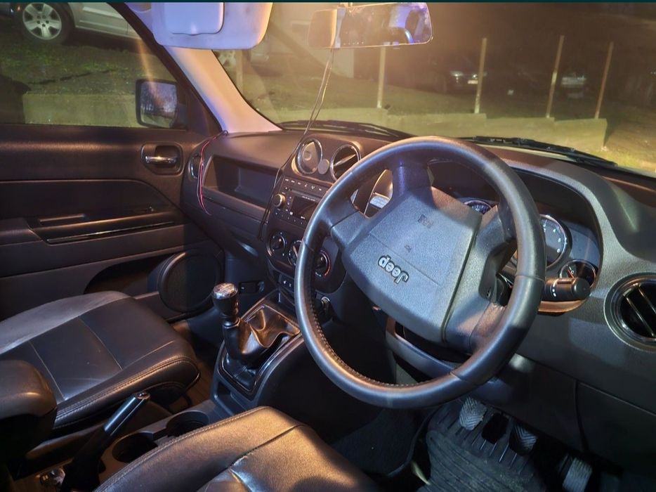 Jeep Patriot în stare bună de funcționare. Motor și alte piese de. Vâ