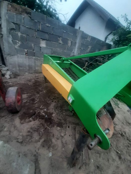 Vândă scos cartofi bomet an stare foarte bună