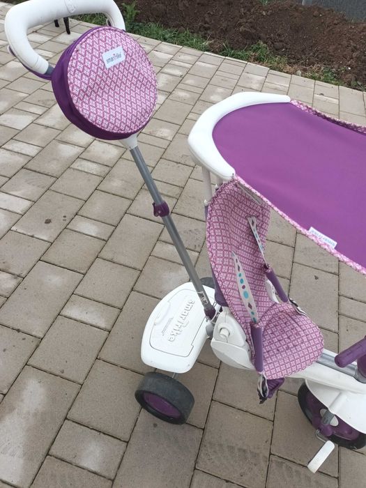 Vand doua triciclete copii