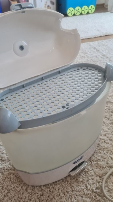 Sterilizator sticle și biberoane