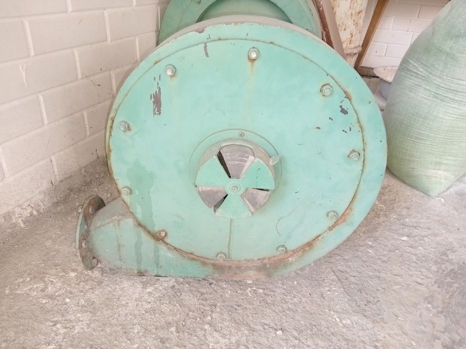 Улитка вентелятор 2та  ишлиди нархини келишамиз