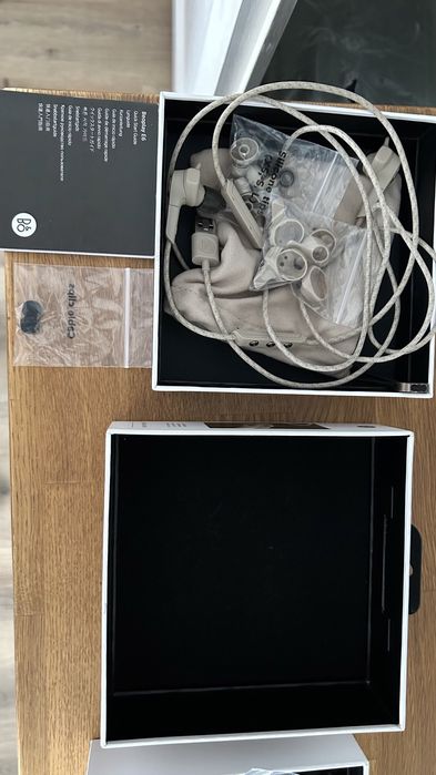 B&O casti beoplay E6 wireless