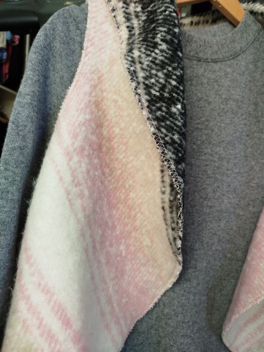 Вълнен комплект бенетон S размер