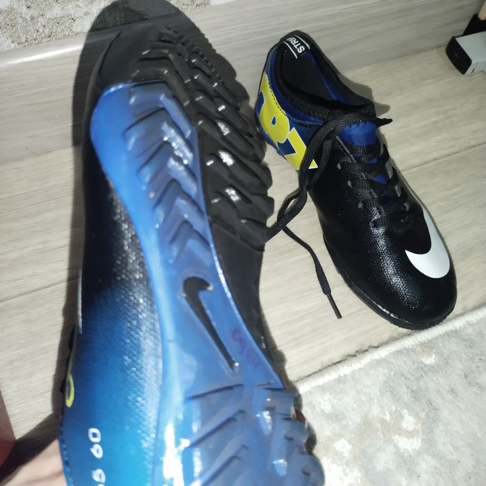 Футбольные бутсы