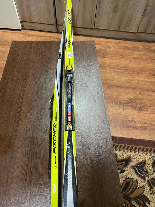 Продавам ски за бягане